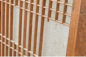 アンティーク建具　上手物!!和の空間を演出する欅(ケヤキ)板のガラス帯戸1枚(引き戸、板戸)(R-065579)