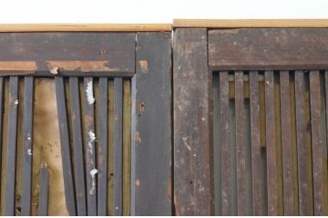 アンティーク建具　玄関戸としてもおすすめ!!厚みのある重厚な佇まいが魅力的な格子戸2枚セット(引き戸、障子戸、玄関戸)(R-065582)