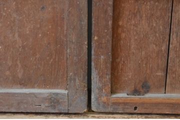 アンティーク建具　玄関戸としてもおすすめ!!厚みのある重厚な佇まいが魅力的な格子戸2枚セット(引き戸、障子戸、玄関戸)(R-065582)