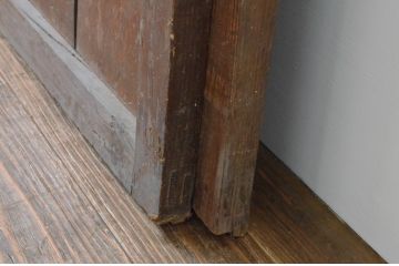 アンティーク建具　玄関戸としてもおすすめ!!厚みのある重厚な佇まいが魅力的な格子戸2枚セット(引き戸、障子戸、玄関戸)(R-065582)