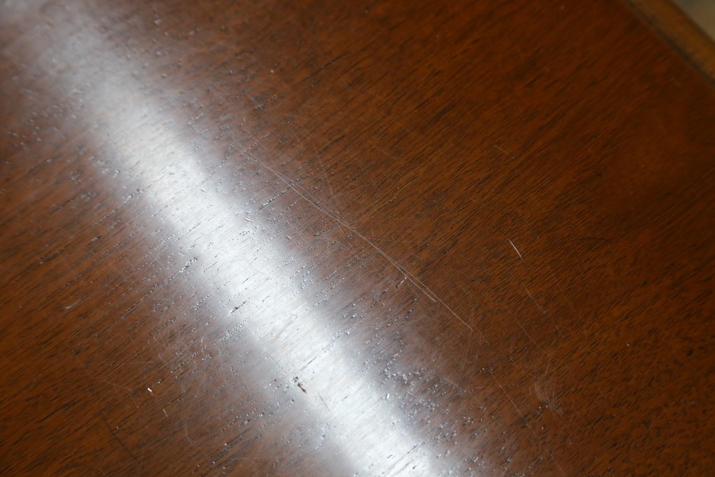 中古　DREXEL HERITAGE(ドレクセルヘリテイジ)　棚と引き出し付き!エレガントなサイドテーブル　(R-065590)