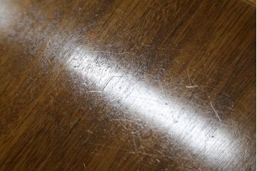 イギリスアンティーク　天板象嵌入り　マホガニー材　クラシカルな佇まいが魅力のリボルビングブックシェルフ(ブックケース、本棚、書棚、回転式、マガジンラック、英国)(R-065591)
