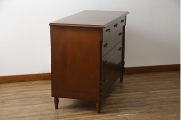中古　美品　フランスベッド取り扱い　スペイン製　Slumberland(スランバーランド)　気品ある佇まいが洗練された空間を演出してくれるサイドチェスト(サイドボード、引き出し、英国王室御用達)(定価約50万円)(R-065597)
