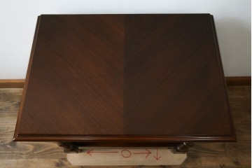 中古　美品　フランスベッド取り扱い　スペイン製　Slumberland(スランバーランド)　エレガントな空間づくりにおすすめのナイトテーブル　(R-065603)