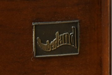 中古　美品　フランスベッド取り扱い　スペイン製　Slumberland(スランバーランド)　エレガントな空間づくりにおすすめのナイトテーブル　(R-065603)