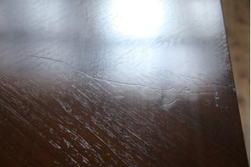 中古　美品　フランスベッド取り扱い　スペイン製　Slumberland(スランバーランド)　エレガントな空間づくりにおすすめのナイトテーブル　(R-065603)