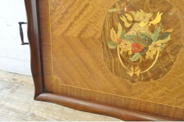 アンティーク雑貨　イギリスアンティーク　Lloyd's Antiques(ロイズ・アンティークス)　まるで絵画のような象嵌が目を惹くトレー(お盆、タペストリー、英国)(R-065604)