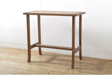 中古　美品　軽井沢彫り　緩やかにカーブした脚のデザインが目を惹くサイドテーブル(カフェテーブル、コーヒーテーブル、花台、飾り台)(R-065609)