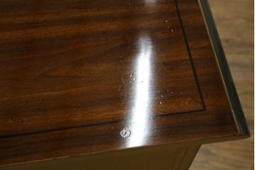 中古　美品!!　DREXEL HERITAGE(ドレクセルヘリテイジ)　希少モデル!!　小振りなサイズが取り入れやすいコンソールサイドボード(ホールチェスト、サイドキャビネット、収納棚、戸棚)(R-065610)