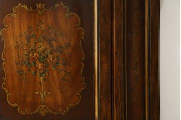 中古　美品!!　DREXEL HERITAGE(ドレクセルヘリテイジ)　希少モデル!!　小振りなサイズが取り入れやすいコンソールサイドボード(ホールチェスト、サイドキャビネット、収納棚、戸棚)(R-065610)