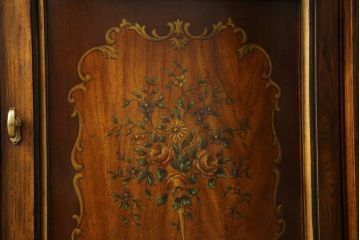 中古　美品!!　DREXEL HERITAGE(ドレクセルヘリテイジ)　希少モデル!!　小振りなサイズが取り入れやすいコンソールサイドボード(ホールチェスト、サイドキャビネット、収納棚、戸棚)(R-065610)