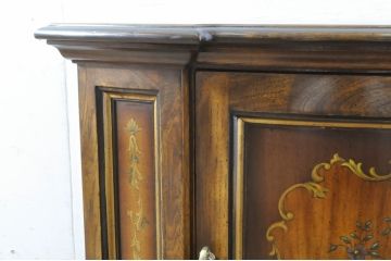 中古　美品!!　DREXEL HERITAGE(ドレクセルヘリテイジ)　希少モデル!!　小振りなサイズが取り入れやすいコンソールサイドボード(ホールチェスト、サイドキャビネット、収納棚、戸棚)(R-065610)
