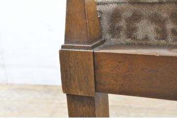 中古　DREXEL HERITAGE(ドレクセルヘリテイジ)　Triune(トライユン)　高級感漂う佇まいが魅力のドレッサーとスツールのセット(化粧台、鏡台、引き出し、ミラー、オットマン)(ドレッサーの定価約42万円)(R-065611)