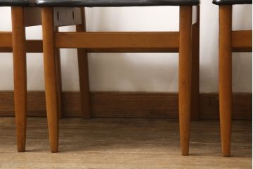 イギリスビンテージ　メレデュー(meredew)　北欧テイストにおすすめ!!モダンなデザインがお洒落なダイニングチェア4脚セット(椅子、イス、ヴィンテージ、英国)(R-065617)