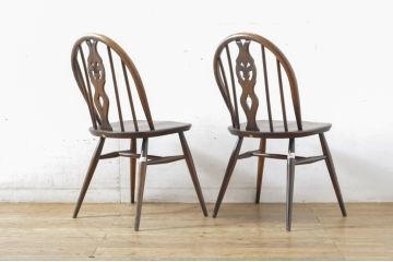 イギリスビンテージ　ERCOL(アーコール)　アザミの透かし彫りが上品な印象を与えるシスルバックチェア2脚セット(椅子、イス、板座チェア、ダイニングチェア、ウィンザーチェア、ウインザーチェア、ヴィンテージ、英国)(R-065622)