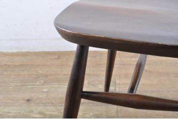 イギリスビンテージ　ERCOL(アーコール)　アザミの透かし彫りが上品な印象を与えるシスルバックチェア2脚セット(椅子、イス、板座チェア、ダイニングチェア、ウィンザーチェア、ウインザーチェア、ヴィンテージ、英国)(R-065622)