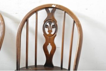 イギリスビンテージ　ERCOL(アーコール)　アザミの透かし彫りが上品な印象を与えるシスルバックチェア2脚セット(椅子、イス、板座チェア、ダイニングチェア、ウィンザーチェア、ウインザーチェア、ヴィンテージ、英国)(R-065623)
