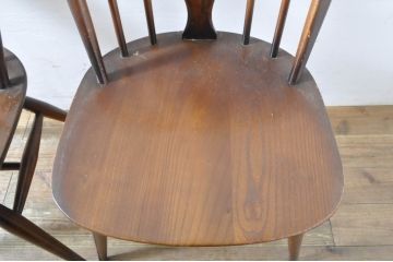 イギリスビンテージ　ERCOL(アーコール)　アザミの透かし彫りが上品な印象を与えるシスルバックチェア2脚セット(椅子、イス、板座チェア、ダイニングチェア、ウィンザーチェア、ウインザーチェア、ヴィンテージ、英国)(R-065623)