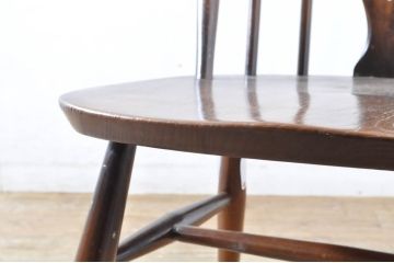 イギリスビンテージ　ERCOL(アーコール)　アザミの透かし彫りが上品な印象を与えるシスルバックチェア2脚セット(椅子、イス、板座チェア、ダイニングチェア、ウィンザーチェア、ウインザーチェア、ヴィンテージ、英国)(R-065623)