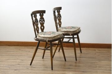 イギリスビンテージ　ERCOL(アーコール)　クッション付き　上品な佇まいのシスルバックチェア2脚セット(ダイニングチェア、椅子、イス、板座チェア、ウィンザーチェア、ウインザーチェア、ヴィンテージ、英国、バラ売り可能)(R-065626)