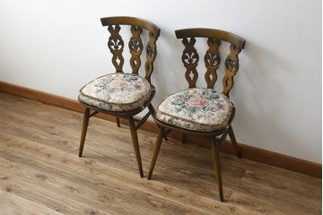 イギリスビンテージ　ERCOL(アーコール)　クッション付き　上品な佇まいのシスルバックチェア2脚セット(ダイニングチェア、椅子、イス、板座チェア、ウィンザーチェア、ウインザーチェア、ヴィンテージ、英国、バラ売り可能)(R-065626)