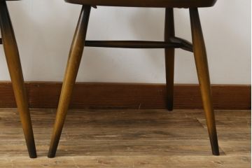 イギリスビンテージ　ERCOL(アーコール)　クッション付き　上品な佇まいのシスルバックチェア2脚セット(ダイニングチェア、椅子、イス、板座チェア、ウィンザーチェア、ウインザーチェア、ヴィンテージ、英国、バラ売り可能)(R-065626)