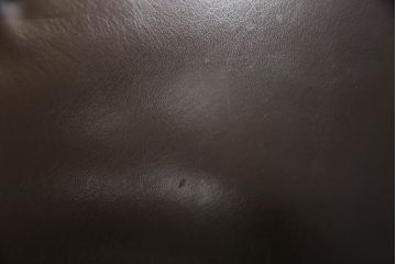 中古　Cassina(カッシーナ)　MARALUNGA(マラルンガ)　本革(レザー)　高級感漂う佇まいが魅力の2人掛けソファ(2P、二人掛け)(R-065637)