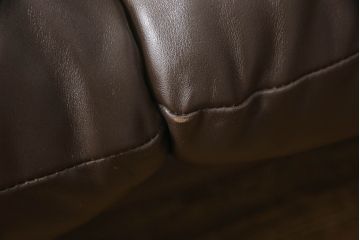 中古　Cassina(カッシーナ)　MARALUNGA(マラルンガ)　本革(レザー)　高級感漂う佇まいが魅力の2人掛けソファ(2P、二人掛け)(R-065637)