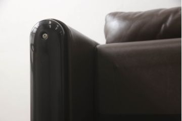 中古　Cassina(カッシーナ)　MARALUNGA(マラルンガ)　本革(レザー)　高級感漂う佇まいが魅力の2人掛けソファ(2P、二人掛け)(R-065637)