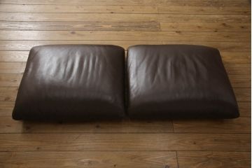中古　Cassina(カッシーナ)　MARALUNGA(マラルンガ)　本革(レザー)　高級感漂う佇まいが魅力の2人掛けソファ(2P、二人掛け)(R-065637)
