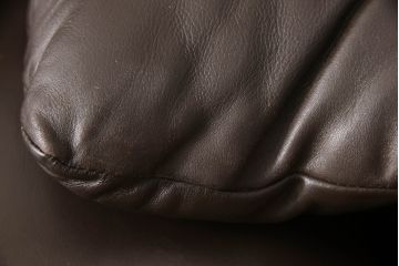 中古　Cassina(カッシーナ)　MARALUNGA(マラルンガ)　高級感漂う佇まいが魅力の1人掛けソファ(アームチェア、1P)(R-065638)