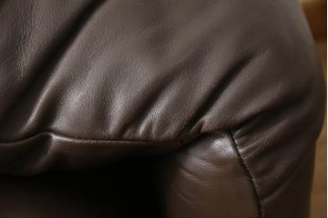 中古　Cassina(カッシーナ)　MARALUNGA(マラルンガ)　高級感漂う佇まいが魅力の1人掛けソファ(アームチェア、1P)(R-065638)