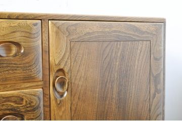 イギリスビンテージ　ERCOL(アーコール)　優しい木の温もり溢れるキャスター付きウィンザーサイドボード(リビングボード、サイドキャビネット、テレビ台、収納棚、戸棚、ヴィンテージ、英国)(R-065644)