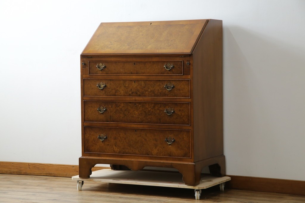 イギリスアンティーク　バーズアイ(鳥眼杢)の杢目が美しいライティングビューロー　(R-065648)