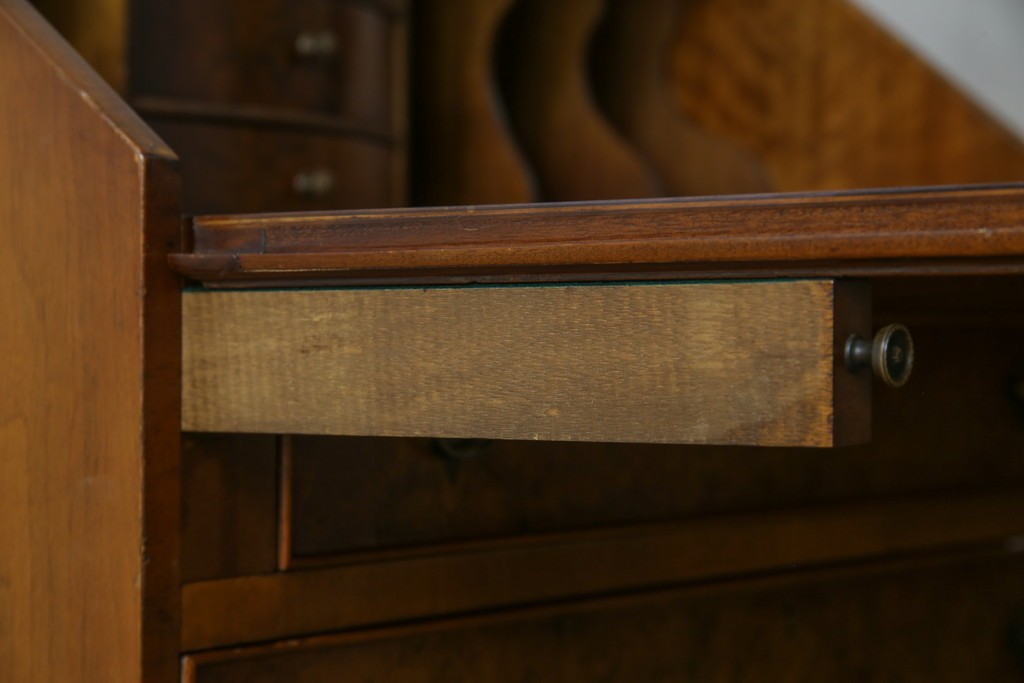 イギリスアンティーク　バーズアイ(鳥眼杢)の杢目が美しいライティングビューロー　(R-065648)