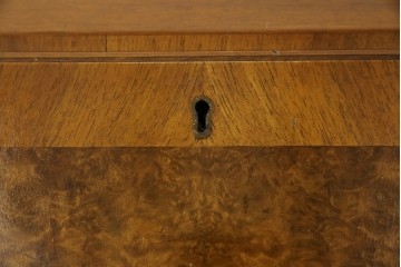 イギリスアンティーク　バーズアイ(鳥眼杢)の杢目が美しいライティングビューロー　(R-065648)