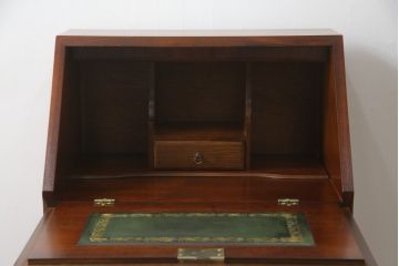 中古　イギリス輸入家具　マホガニー材　小振りなサイズが取り入れやすいライティングビューロー(簿記机、在宅用、在宅ワーク用、ワークデスク、サイドチェスト、引き出し、英国)(R-065649)