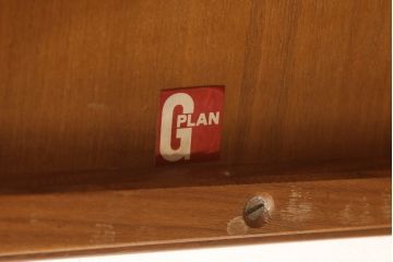 イギリスビンテージ　G-PLAN(ジープラン)　チーク材　タイルトップがお洒落なネストテーブル(サイドテーブル、カフェテーブル、コーヒーテーブル、ローテーブル、英国、北欧、ヴィンテージ)(R-065653)