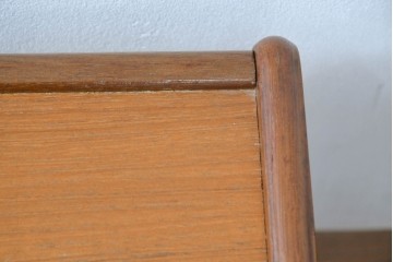イギリスビンテージ　チーク材　シンプルなデザインが魅力のネストテーブル　(R-065659)