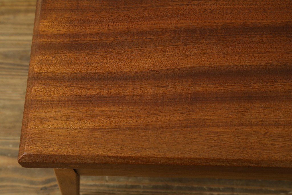 イギリスヴィンテージ　チーク材　ナチュラルテイストのお部屋におすすめなローテーブル　(R-065662)