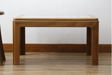 イギリスビンテージ　G-PLAN(ジープラン)　チーク材　花模様が愛らしいタイルトップのローテーブル(サイドテーブル、センターテーブル、コーヒーテーブル、ヴィンテージ、英国、北欧)(R-065663)