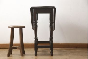 イギリスアンティーク　オーク材　クラシカルな空間を演出するゲートレッグテーブル(バタフライテーブル、ドロップリーフテーブル、エクステンションテーブル、食卓、2人掛けダイニングテーブル、英国)(R-065668)