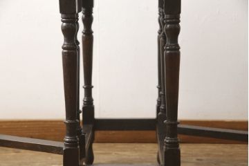 イギリスアンティーク　オーク材　クラシカルな空間を演出するゲートレッグテーブル(バタフライテーブル、ドロップリーフテーブル、エクステンションテーブル、食卓、2人掛けダイニングテーブル、英国)(R-065668)