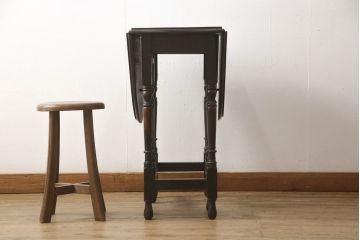 イギリスアンティーク　オーク材　クラシカルな空間を演出するゲートレッグテーブル(バタフライテーブル、ドロップリーフテーブル、エクステンションテーブル、食卓、2人掛けダイニングテーブル、英国)(R-065668)