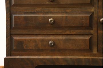 中古　北海道民芸家具　ペイント仕上げ限定　上質な作りが魅力のライティングビューロー(簿記机、在宅用、在宅ワーク用、ワークデスク、引き出し、サイドチェスト)(定価約34万円)(R-065675)