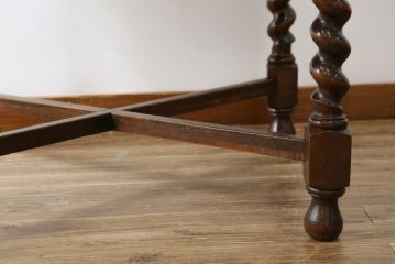 イギリスアンティーク　オーク材　ツイストレッグがお洒落な拡張式ダイニングテーブル(ドローリーフテーブル、エクステンションテーブル、食卓、4人掛け、4P、6人掛け、6P)(R-065678)