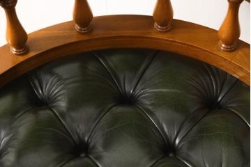 イギリスビンテージ　チェスターフィールド(CHESTERFIELDS)　本革(レザー)　クラシカルな佇まいが魅力のデスクチェア(オフィスチェア、回転チェア、椅子、イス、アームチェア、ヴィンテージ)(R-065683)