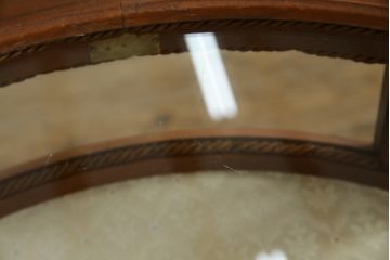 ヨーロッパビンテージ　オーバル型　象嵌入り　クラシカルな雰囲気漂う小振りなガラスケース(ショーケース、サイドテーブル、コンソールテーブル、コレクションケース、ラウンドテーブル、ヴィンテージ)(R-065684)