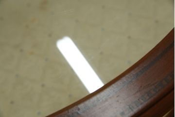 ヨーロッパビンテージ　オーバル型　象嵌入り　クラシカルな雰囲気漂う小振りなガラスケース(ショーケース、サイドテーブル、コンソールテーブル、コレクションケース、ラウンドテーブル、ヴィンテージ)(R-065684)