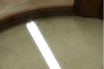 ヨーロッパビンテージ　オーバル型　象嵌入り　クラシカルな雰囲気漂う小振りなガラスケース(ショーケース、サイドテーブル、コンソールテーブル、コレクションケース、ラウンドテーブル、ヴィンテージ)(R-065684)